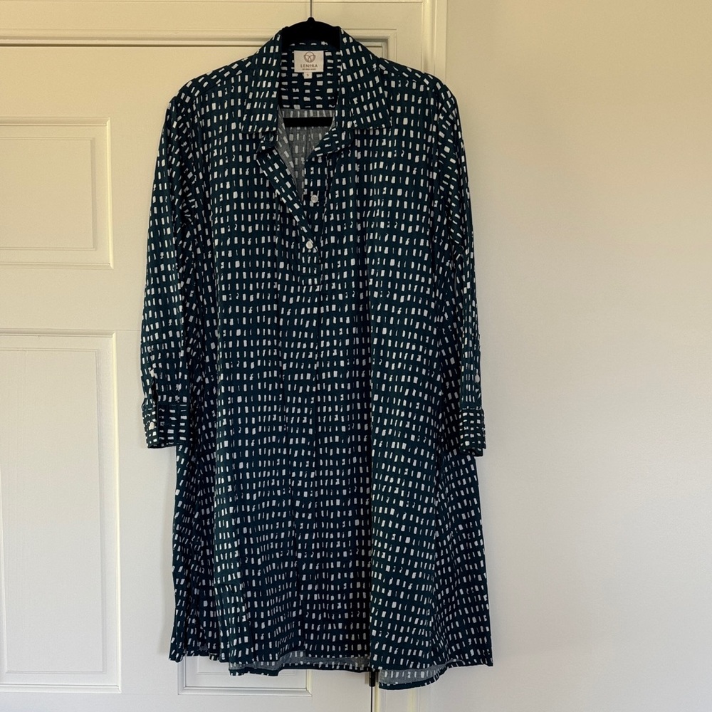 Lenora by Dina Yang Women's Navy and White Patterned Tunic Dress